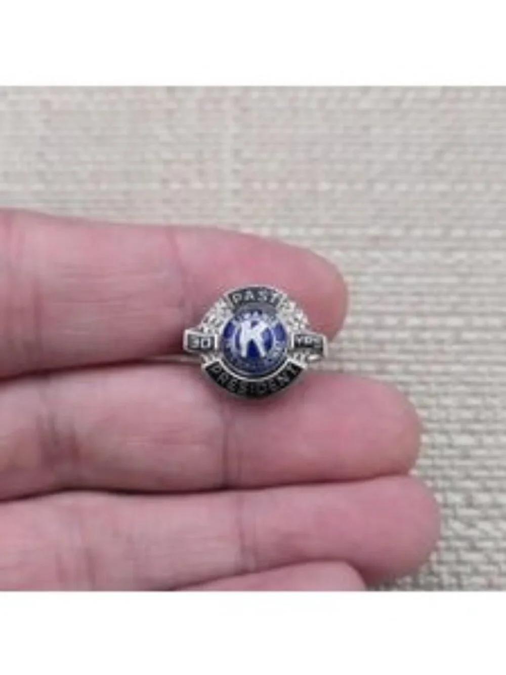 Kiwanis International 30 Yrs Past President Enamel Lapel Pin Club Badge A8390